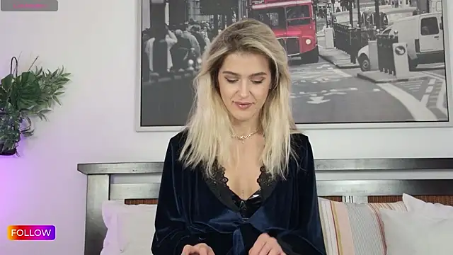 Sarah-Hart online show from 6, 10, 2025