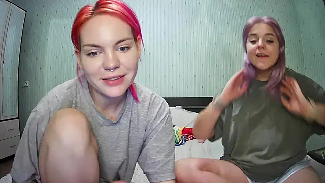 ChrisGirls online show from 18, 12, 2024