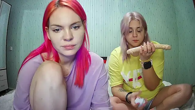ChrisGirls online show from 19, 12, 2024