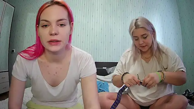 ChrisGirls online show from 4, 1, 2025