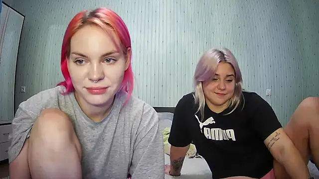 ChrisGirls online show from 7, 1, 2025