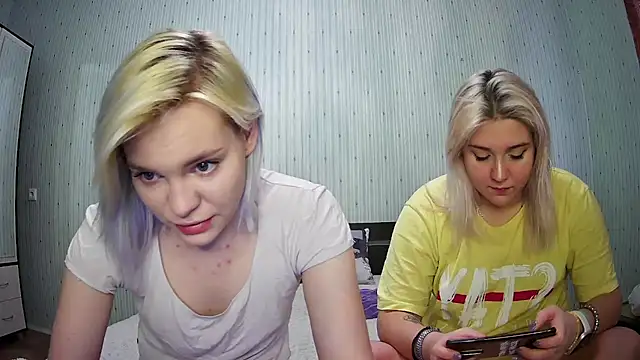 ChrisGirls online show from 18, 1, 2025
