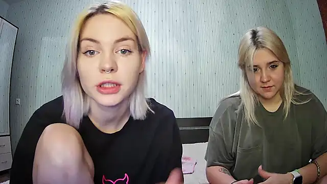 ChrisGirls online show from 22, 1, 2025