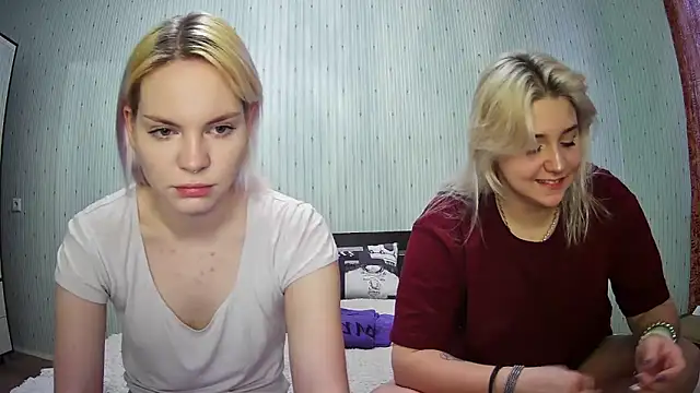ChrisGirls online show from 24, 1, 2025