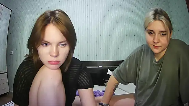 ChrisGirls online show from 1, 2, 2025