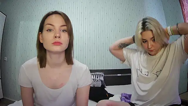 ChrisGirls online show from 2, 2, 2025