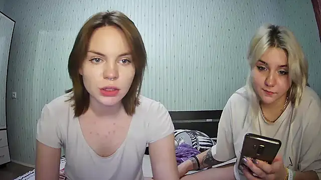 ChrisGirls online show from 2, 2, 2025