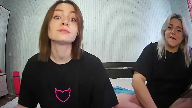 ChrisGirls online show from 6, 2, 2025