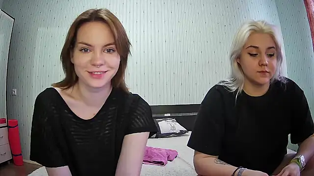 ChrisGirls online show from 18, 2, 2025