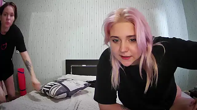 ChrisGirls online show from 19, 2, 2025