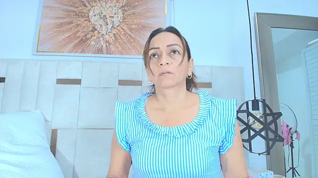 Snapshot of Hottest_Mature_ chatting on 11, 10, 2025 Hottest Mature  online show from 11, 10, 2025