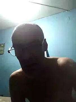 hugosafado333 online show from 20, 12, 2024
