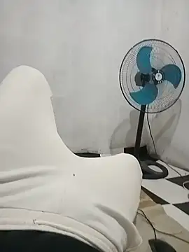 Snapshot of izinjamfee2 chatting on 23, 3, 2026 izinjamfee2 online show from 23, 3, 2026