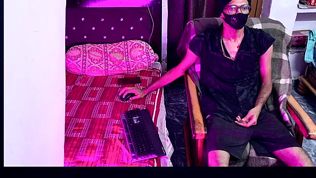 Snapshot of Habibi_big_b chatting on 8, 9, 2025 Habibi big b online show from 8, 9, 2025