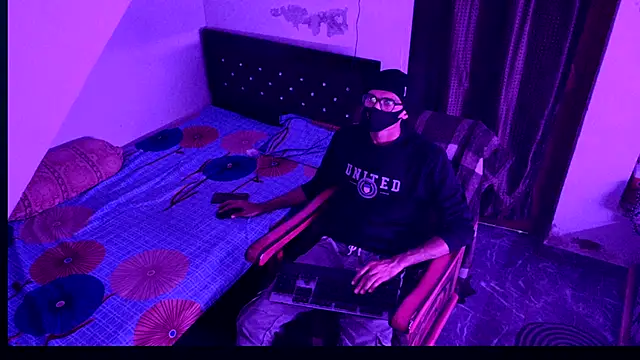 Snapshot of Habibi_big_b chatting on 15, 9, 2025 Habibi big b online show from 15, 9, 2025