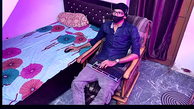 Snapshot of Habibi_big_b chatting on 20, 9, 2025 Habibi big b online show from 20, 9, 2025