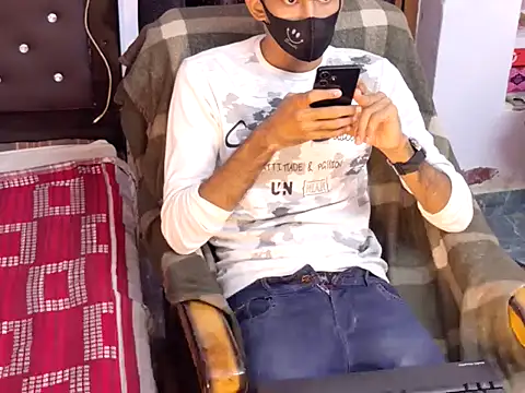 Snapshot of Habibi_big_b chatting on 14, 10, 2025 Habibi big b online show from 14, 10, 2025