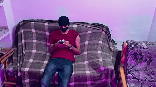 Snapshot of Habibi_big_b chatting on 27, 10, 2025 Habibi big b online show from 27, 10, 2025