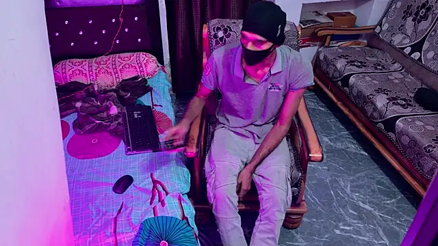 Snapshot of Habibi_big_b chatting on 3, 11, 2025 Habibi big b online show from 3, 11, 2025