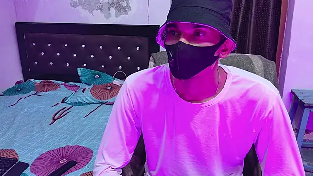 Snapshot of Habibi_big_b chatting on 3, 11, 2025 Habibi big b online show from 3, 11, 2025