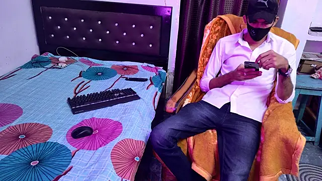 Snapshot of Habibi_big_b chatting on 9, 11, 2025 Habibi big b online show from 9, 11, 2025