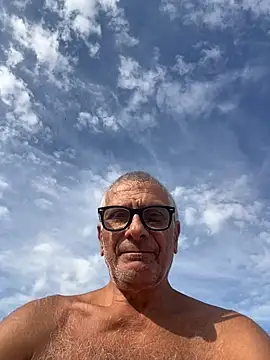 Snapshot of 4n4l1zz4m1 chatting on 14, 10, 2025 4n4l1zz4m1 online show from 14, 10, 2025