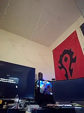 Snapshot of lit702 chatting on 28, 10, 2025 lit702 online show from 28, 10, 2025