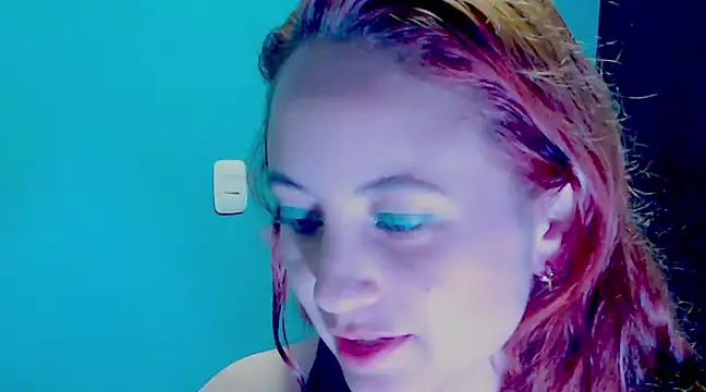 Snapshot of zoe_jones3 chatting on 9, 12, 2024 zoe jones3 online show from 9, 12, 2024