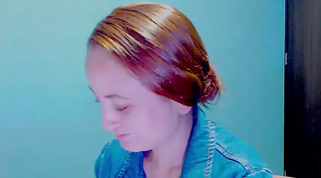 Snapshot of zoe_jones3 chatting on 17, 12, 2024 zoe jones3 online show from 17, 12, 2024