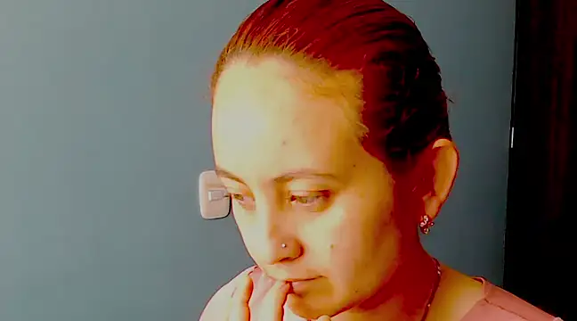Snapshot of zoe_jones3 chatting on 21, 12, 2024 zoe jones3 online show from 21, 12, 2024