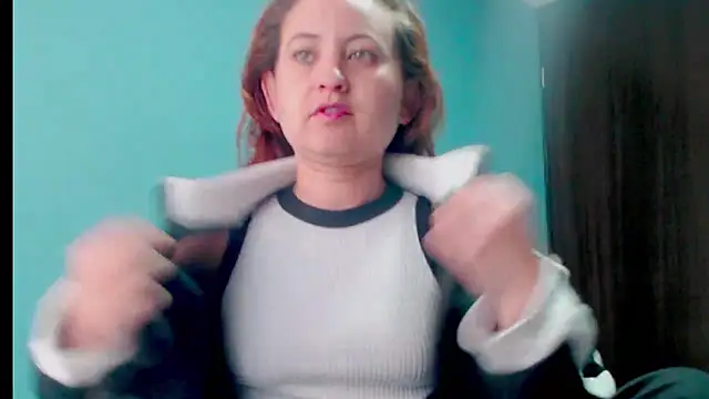 Snapshot of zoe_jones3 chatting on 21, 2, 2025 zoe jones3 online show from 21, 2, 2025