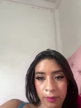 Laura fernandezII online show from 23, 12, 2024
