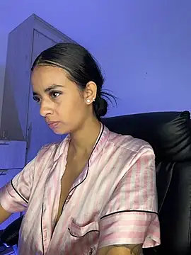 Snapshot of Laura_fernandezII chatting on 17, 4, 2026 Laura fernandezII online show from 17, 4, 2026