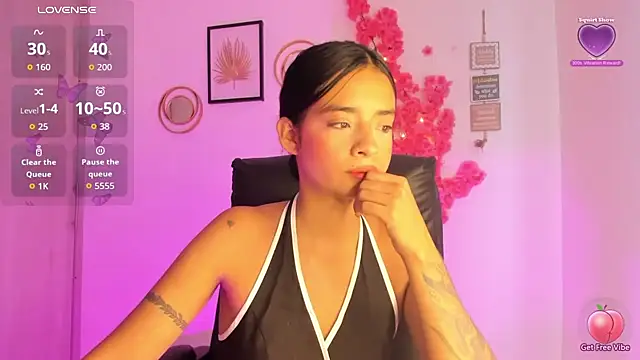 Snapshot of Laura_fernandezII chatting on 5, 5, 2026 Laura fernandezII online show from 5, 5, 2026