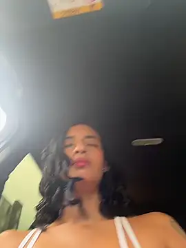 Snapshot of Laura_fernandezII chatting on 13, 5, 2026 Laura fernandezII online show from 13, 5, 2026