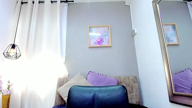 Snapshot of LenaRuiz_ chatting on 19, 2, 2025 LenaRuiz online show from 19, 2, 2025