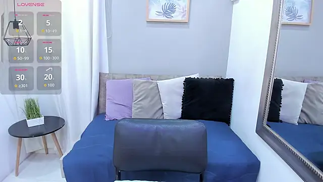 Snapshot of LenaRuiz_ chatting on 16, 11, 2025 LenaRuiz online show from 16, 11, 2025