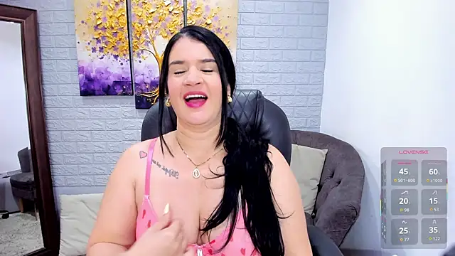 Snapshot of LenaRuiz_ chatting on 25, 4, 2026 LenaRuiz online show from 25, 4, 2026