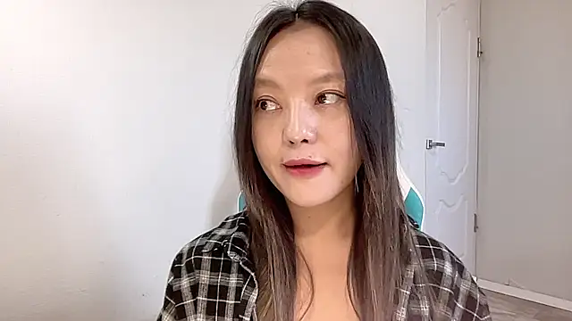 Snapshot of Risalynn chatting on 9, 12, 2024 Risalynn online show from 9, 12, 2024