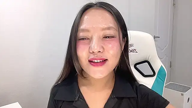 Snapshot of Risalynn chatting on 15, 12, 2024 Risalynn online show from 15, 12, 2024