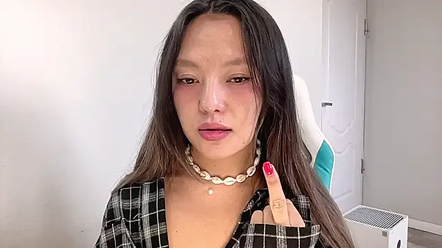 Snapshot of Risalynn chatting on 19, 12, 2024 Risalynn online show from 19, 12, 2024