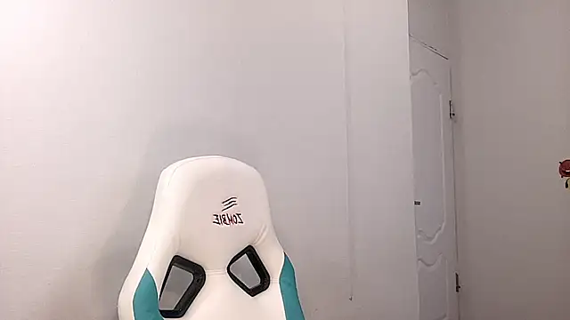 Snapshot of Risalynn chatting on 13, 1, 2025 Risalynn online show from 13, 1, 2025