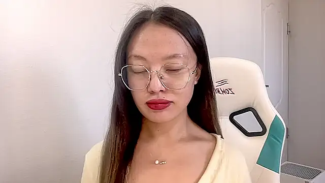 Snapshot of Risalynn chatting on 13, 1, 2025 Risalynn online show from 13, 1, 2025