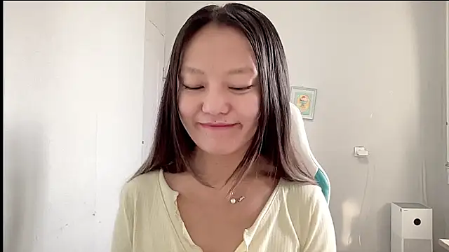 Snapshot of Risalynn chatting on 2, 3, 2025 Risalynn online show from 2, 3, 2025