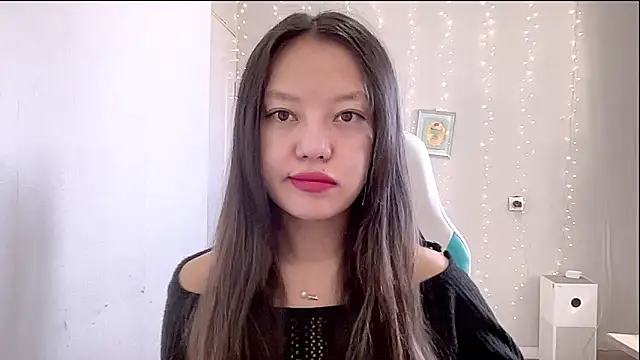 Snapshot of Risalynn chatting on 6, 3, 2025 Risalynn online show from 6, 3, 2025