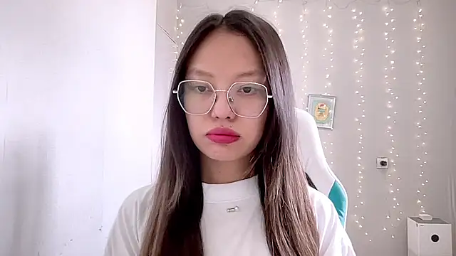 Snapshot of Risalynn chatting on 8, 3, 2025 Risalynn online show from 8, 3, 2025