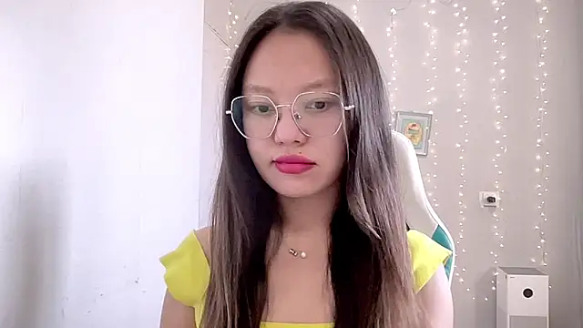 Snapshot of Risalynn chatting on 10, 3, 2025 Risalynn online show from 10, 3, 2025