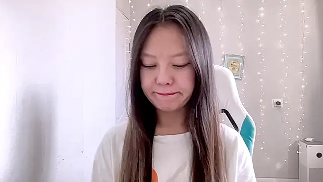 Snapshot of Risalynn chatting on 13, 3, 2025 Risalynn online show from 13, 3, 2025