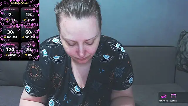 Snapshot of anna_claire chatting on 9, 5, 2026 anna claire online show from 9, 5, 2026