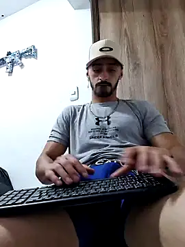 Snapshot of MAXIMUS_MASTE3 chatting on 3, 2, 2025 MAXIMUS MASTE3 online show from 3, 2, 2025